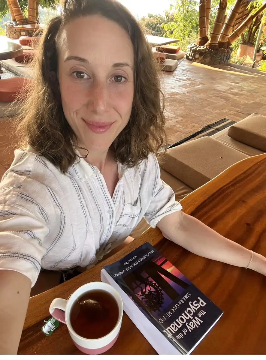 A quiet morning with tea